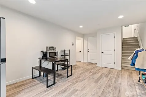 13420 Manor Way Lynnwood WA 98087