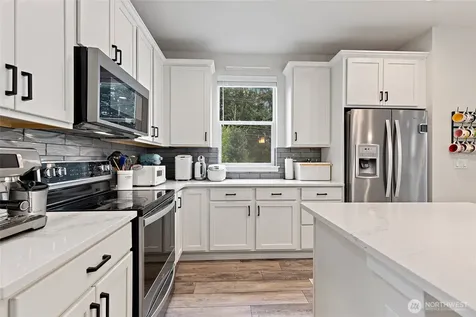 13420 Manor Way Lynnwood WA 98087