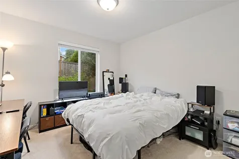 13420 Manor Way Lynnwood WA 98087