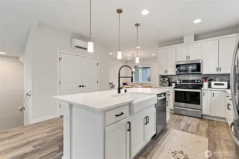 13420 Manor Way Lynnwood WA 98087