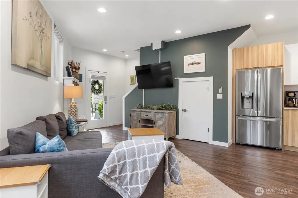 10170 Holman Road NW Seattle WA 98177