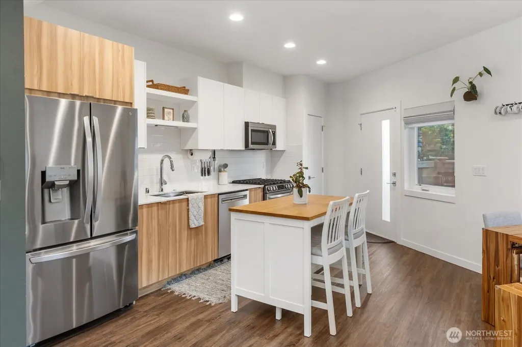 10170 Holman Road NW Seattle WA 98177