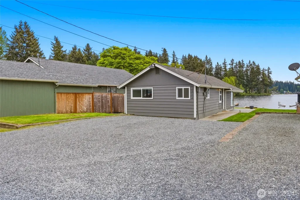 4302 Peninsula Road Stanwood WA 98292