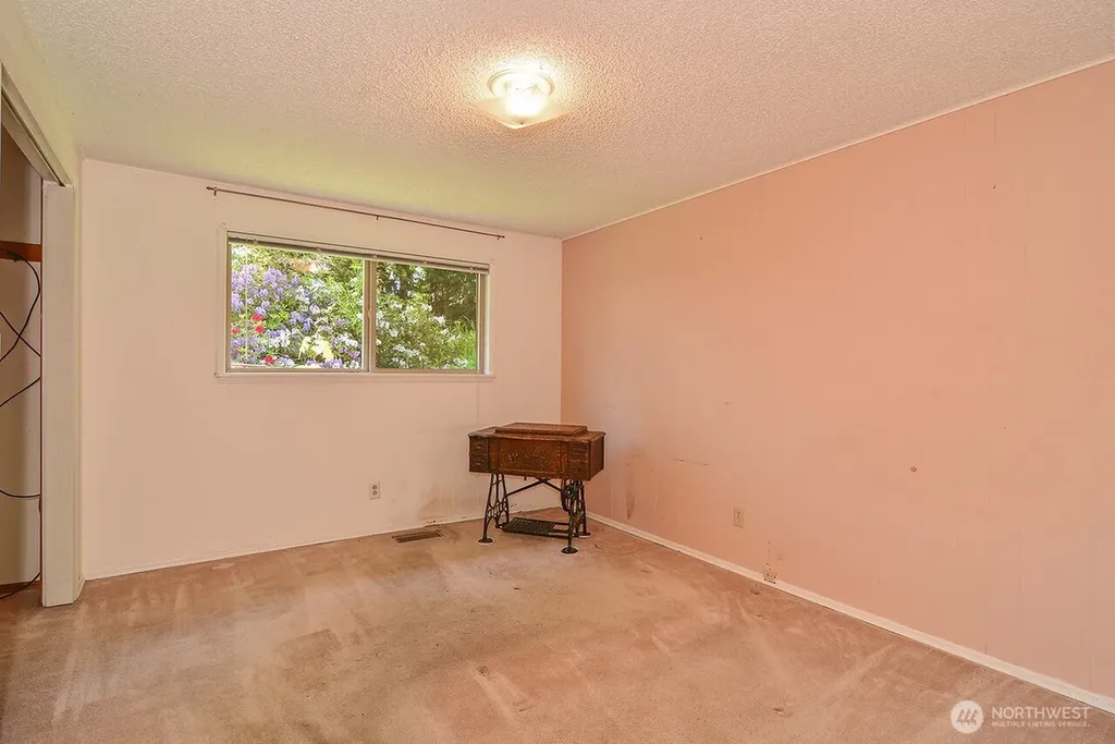 13709 39th Avenue NE Seattle WA 98125