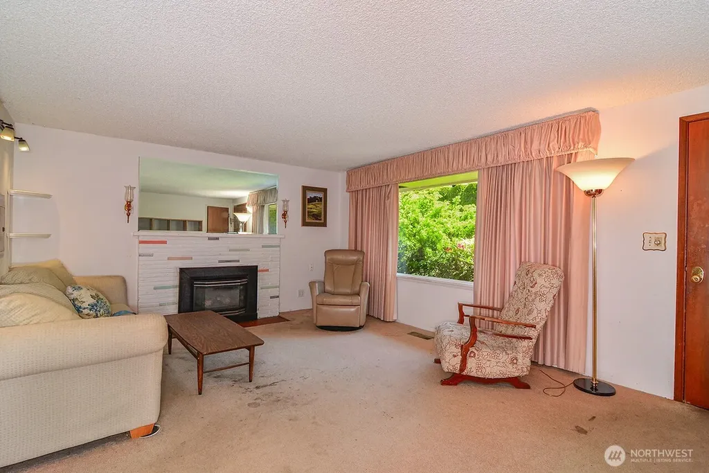 13709 39th Avenue NE Seattle WA 98125