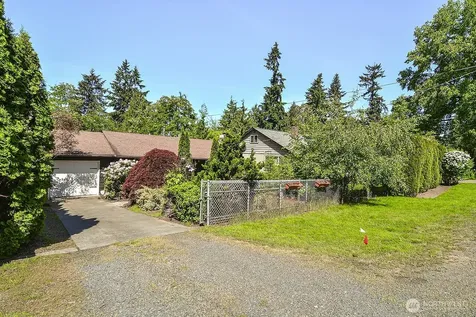 13709 39th Avenue NE Seattle WA 98125