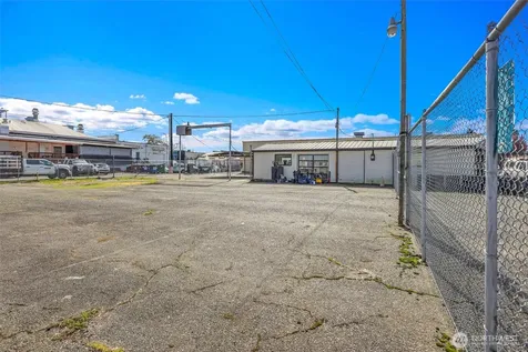 9808 17th Avenue SW Seattle WA 98106