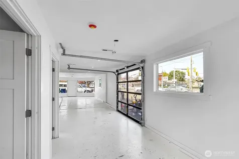 9808 17th Avenue SW Seattle WA 98106