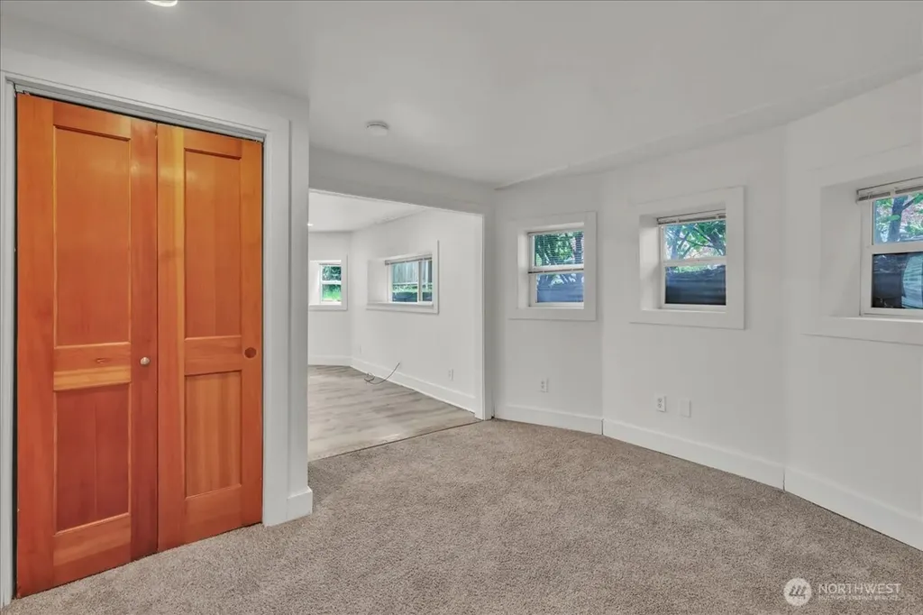 172 16th Avenue Seattle WA 98122