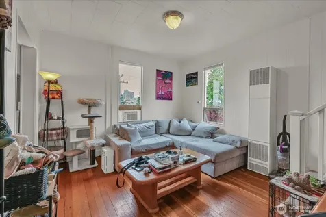 172 16th Avenue Seattle WA 98122