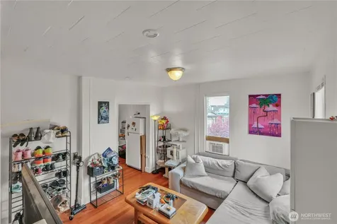 172 16th Avenue Seattle WA 98122