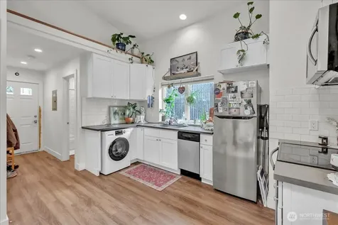 172 16th Avenue Seattle WA 98122