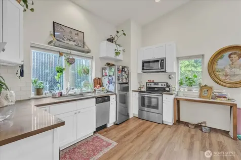 172 16th Avenue Seattle WA 98122