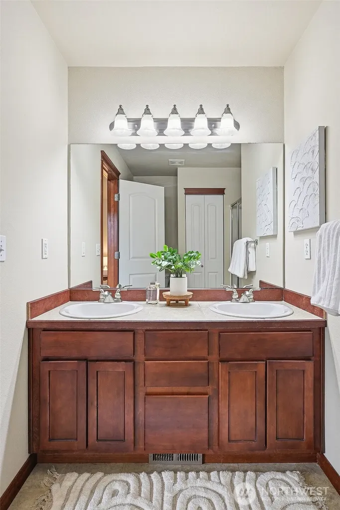 2502 204th Place SW Lynnwood WA 98036