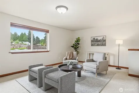 2502 204th Place SW Lynnwood WA 98036