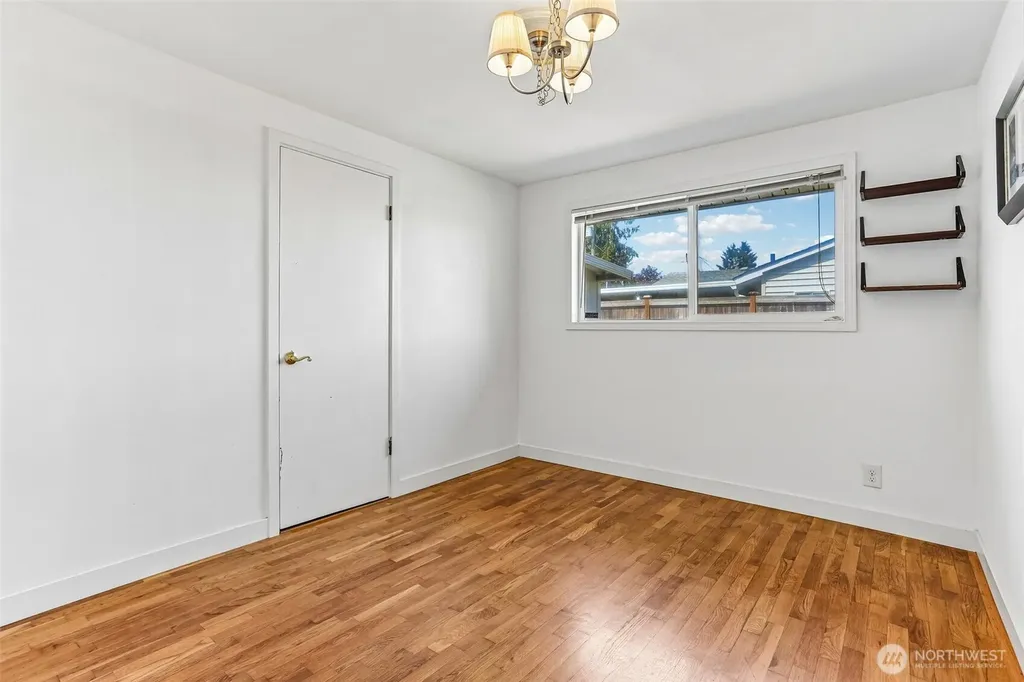 16966 121st Avenue SE Renton WA 98058