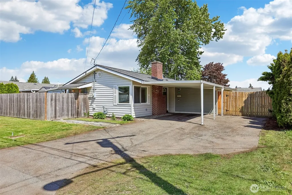 16966 121st Avenue SE Renton WA 98058