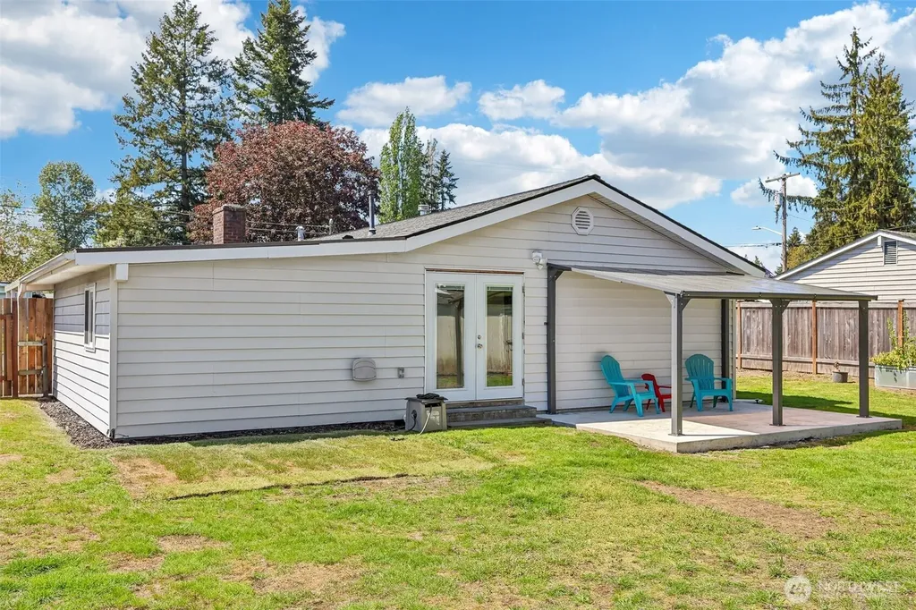 16966 121st Avenue SE Renton WA 98058