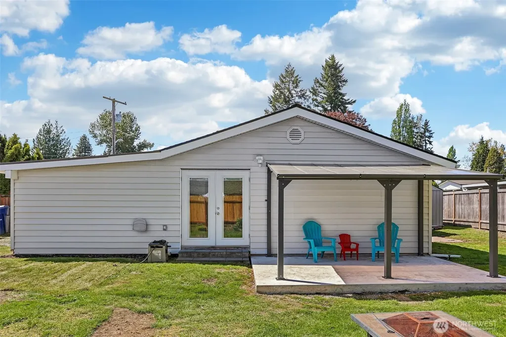 16966 121st Avenue SE Renton WA 98058