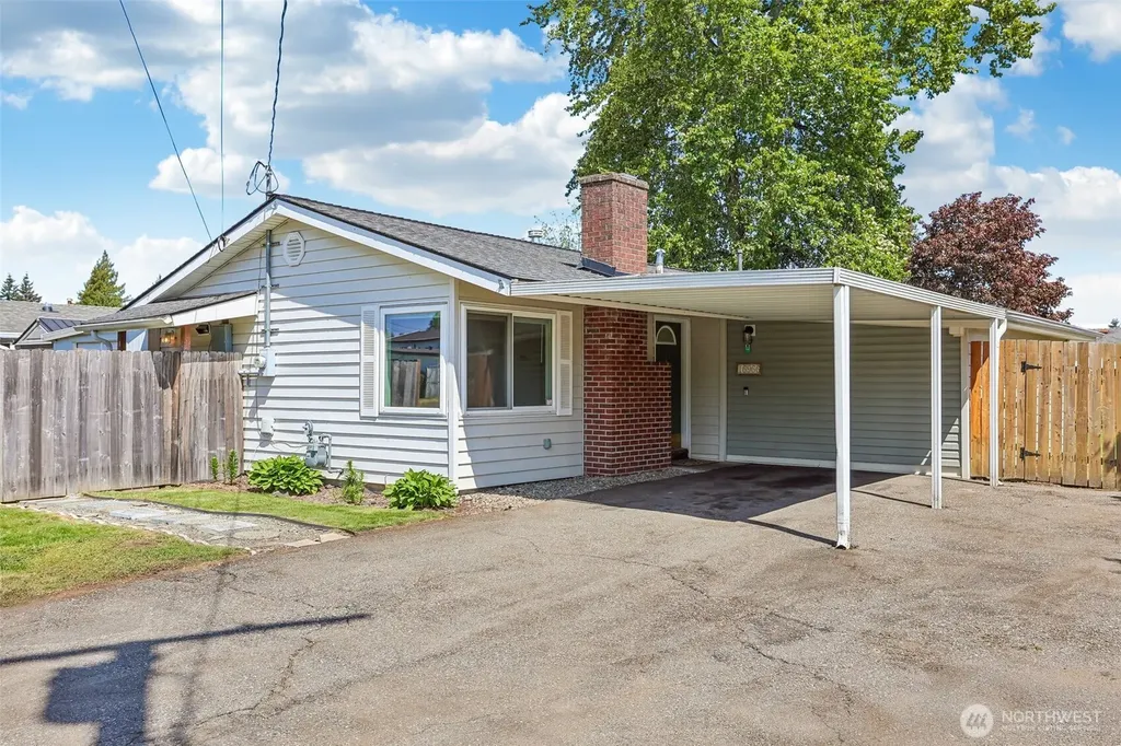 16966 121st Avenue SE Renton WA 98058