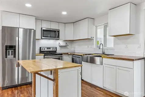 16966 121st Avenue SE Renton WA 98058