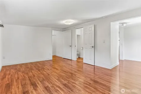 16966 121st Avenue SE Renton WA 98058