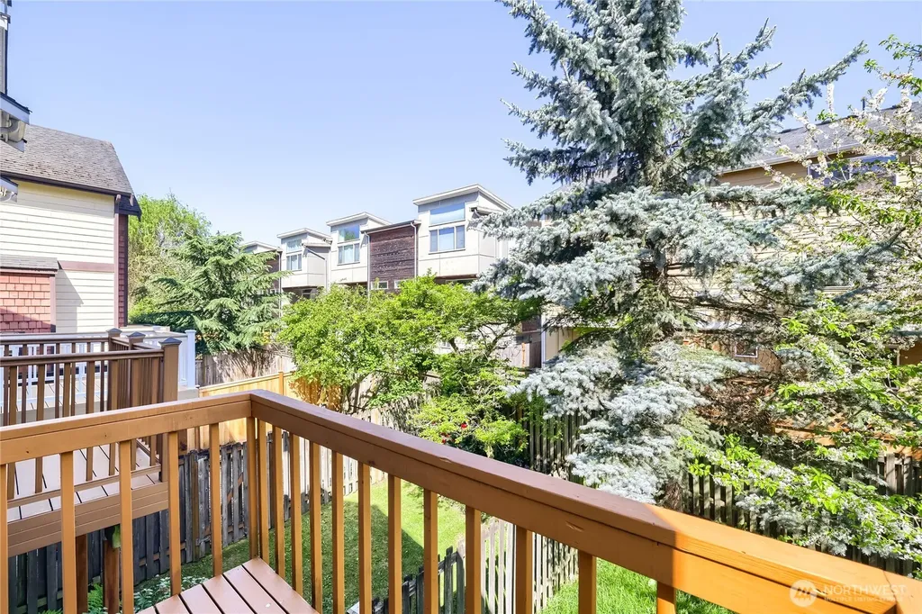 806 NW 52nd Street Seattle WA 98107