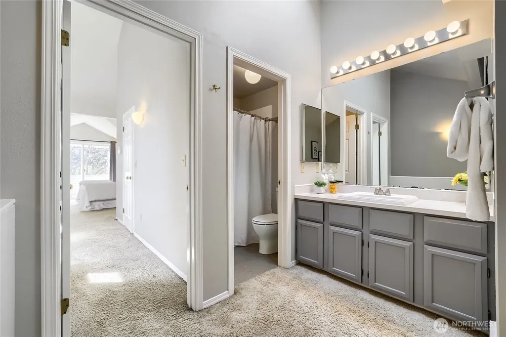 806 NW 52nd Street Seattle WA 98107