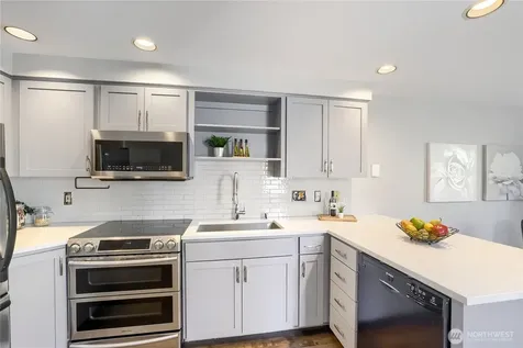806 NW 52nd Street Seattle WA 98107