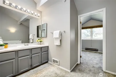 806 NW 52nd Street Seattle WA 98107