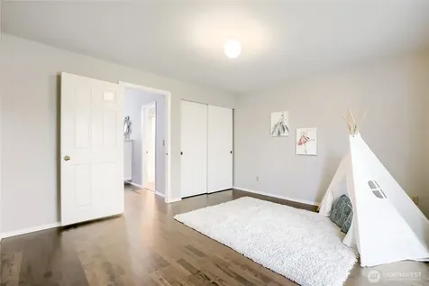 806 NW 52nd Street Seattle WA 98107