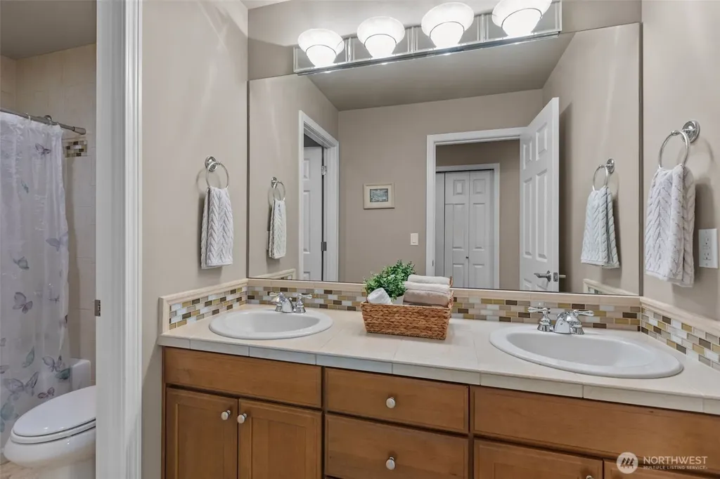 2759 NW Pine Cone Place Issaquah WA 98027