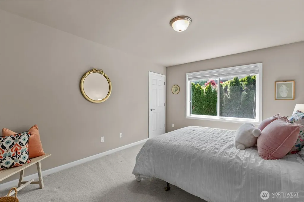 2759 NW Pine Cone Place Issaquah WA 98027