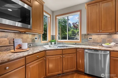 2759 NW Pine Cone Place Issaquah WA 98027