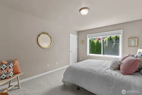 2759 NW Pine Cone Place Issaquah WA 98027
