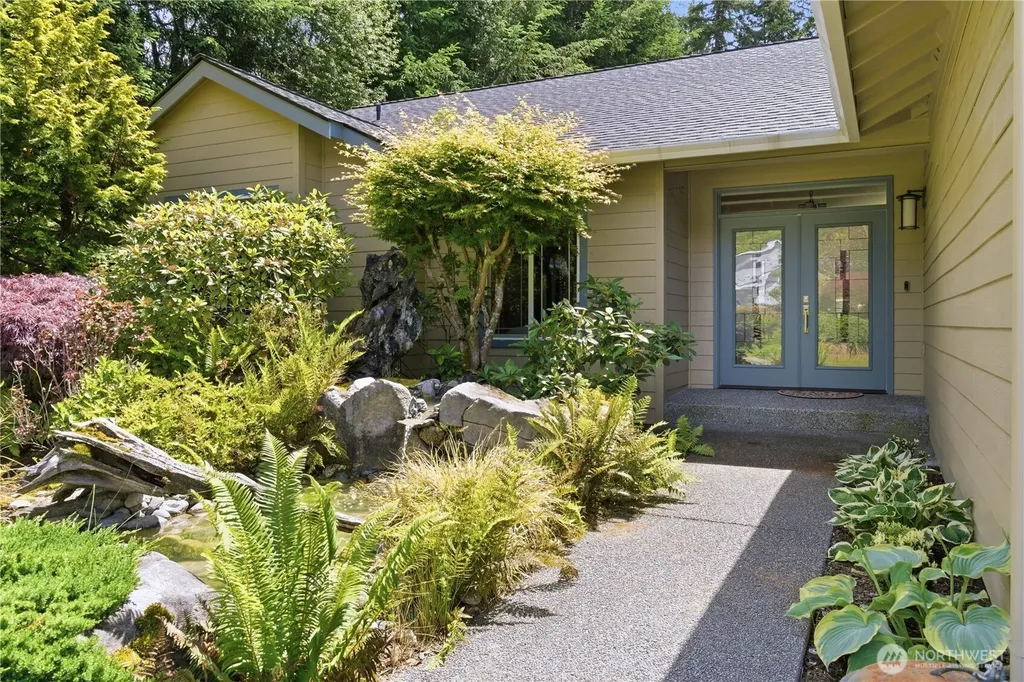832 Jewil Drive Fox Island WA 98333