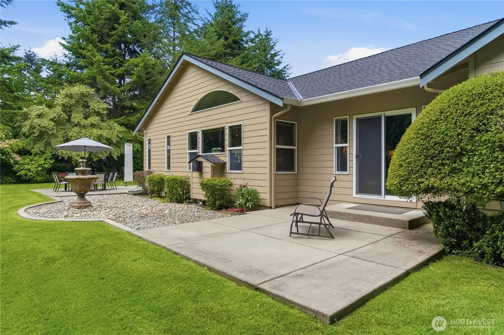 832 Jewil Drive Fox Island WA 98333