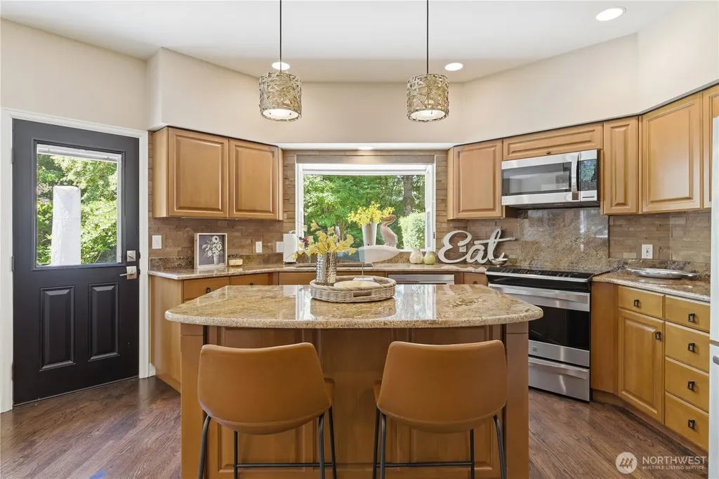 832 Jewil Drive Fox Island WA 98333