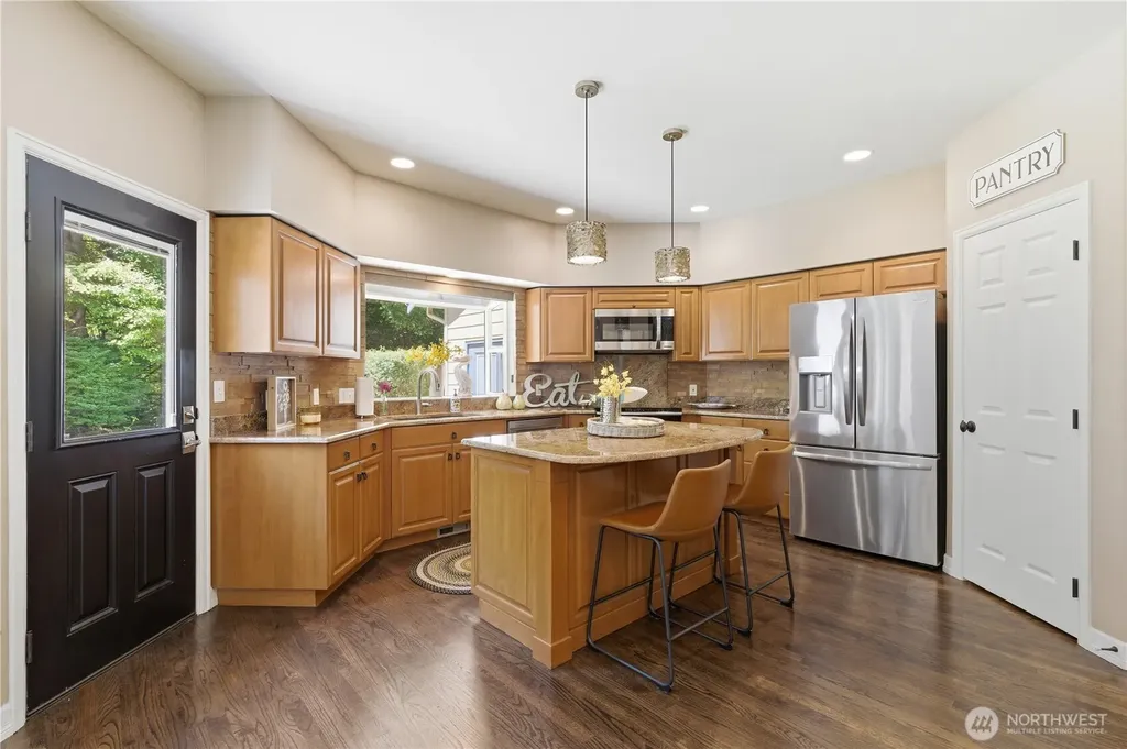 832 Jewil Drive Fox Island WA 98333