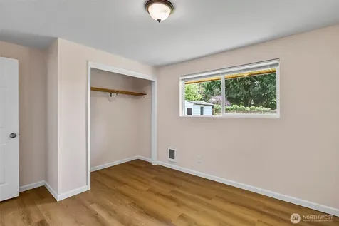 6526 77th Place NE Marysville WA 98270
