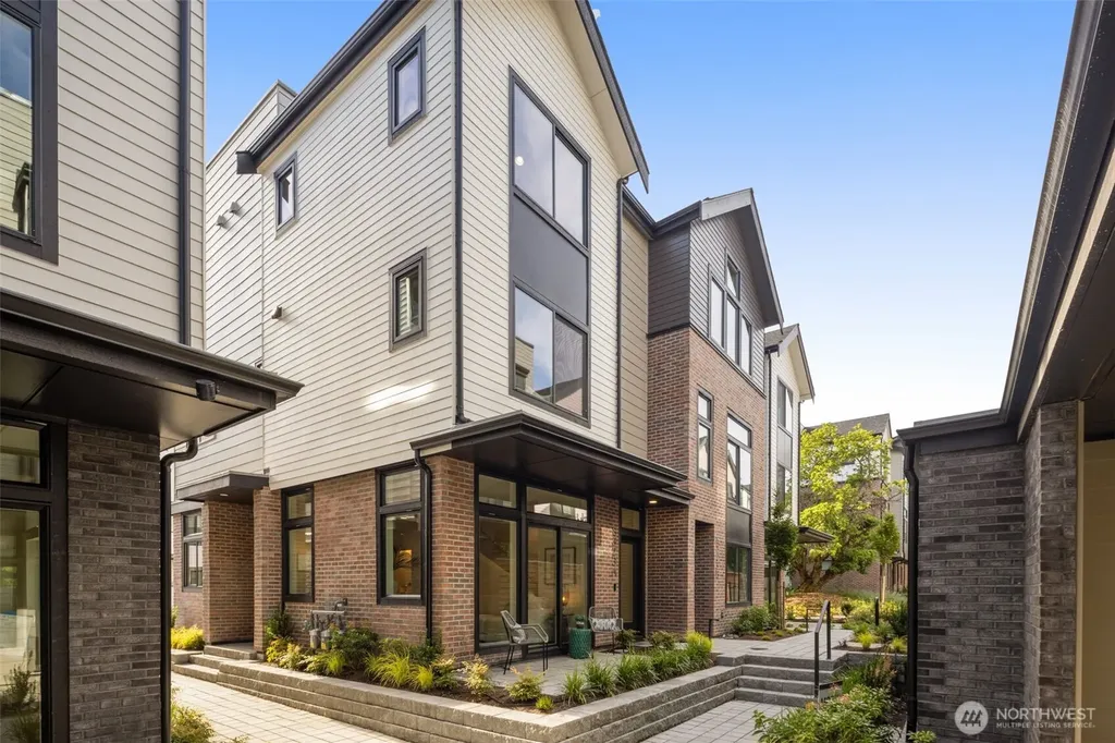 8323 12th Avenue NW Seattle WA 98117