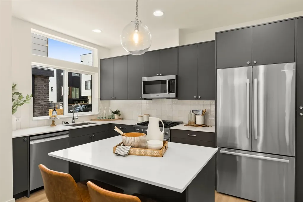8323 12th Avenue NW Seattle WA 98117