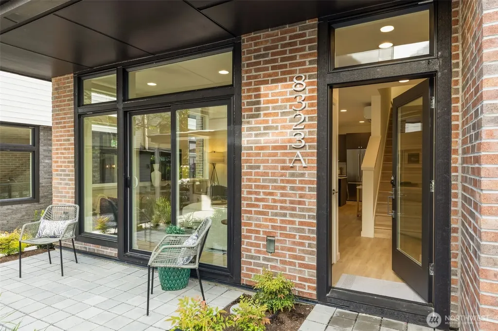 8323 12th Avenue NW Seattle WA 98117