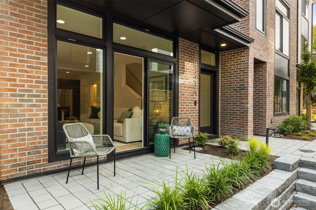 8323 12th Avenue NW Seattle WA 98117