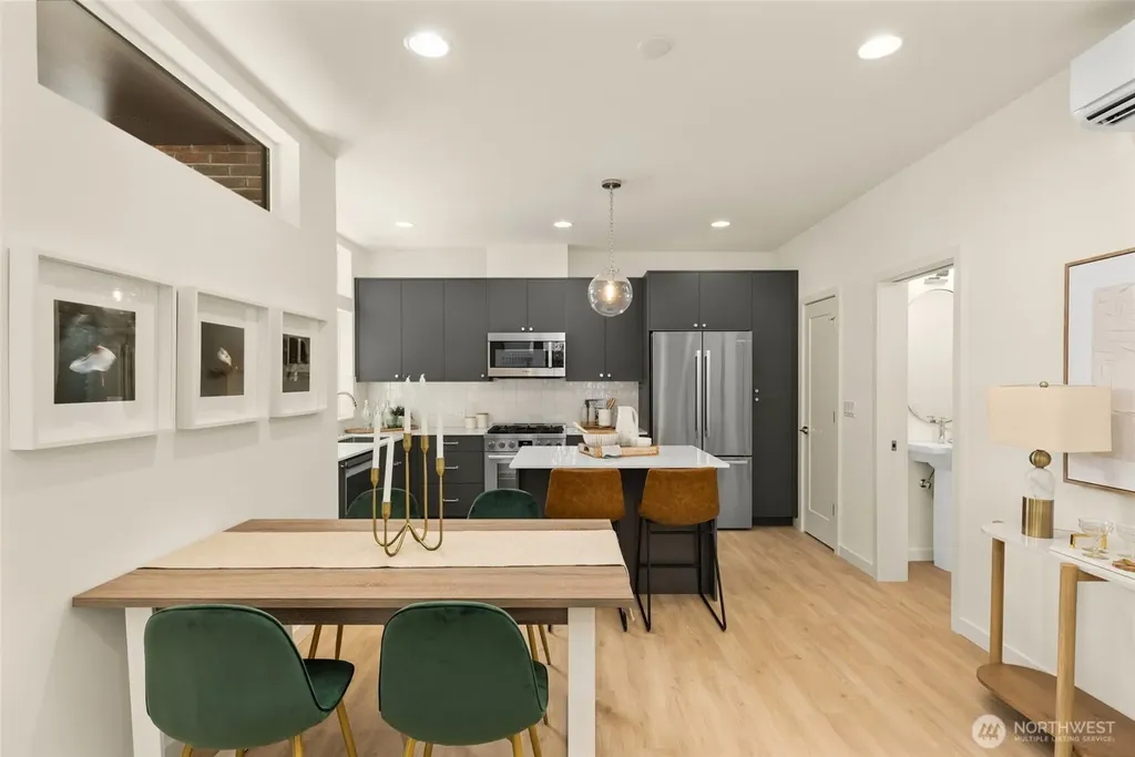 8323 12th Avenue NW Seattle WA 98117