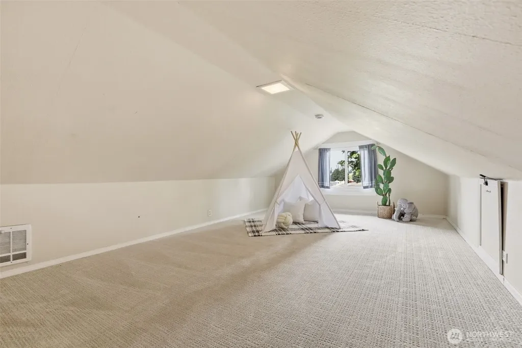 9732 59th Avenue S Seattle WA 98118