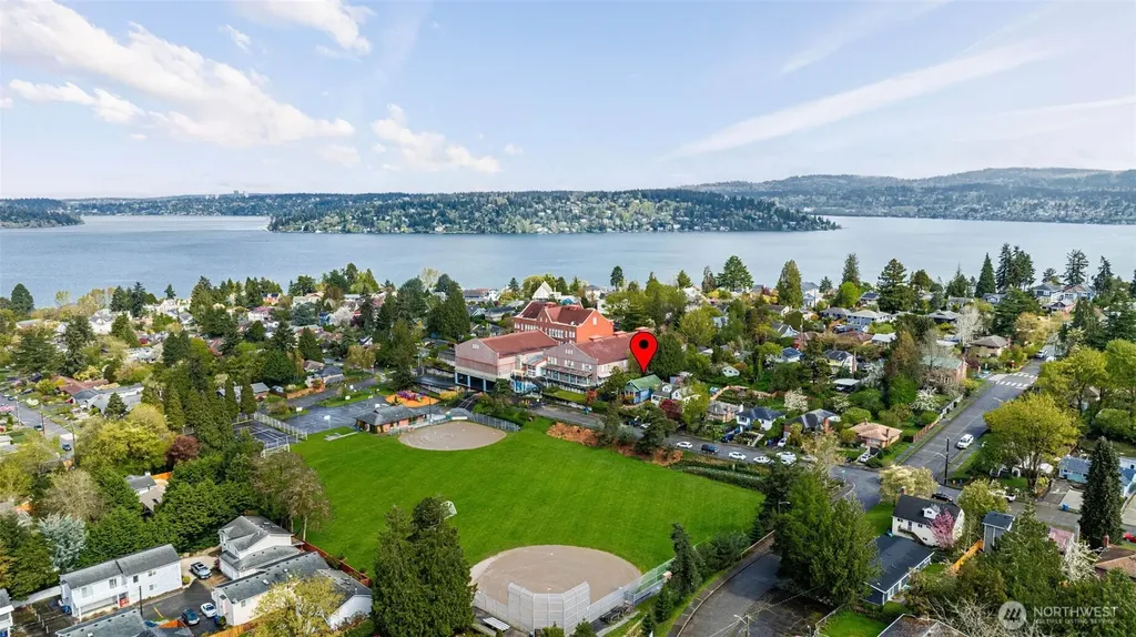 9732 59th Avenue S Seattle WA 98118