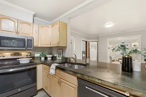 9732 59th Avenue S Seattle WA 98118