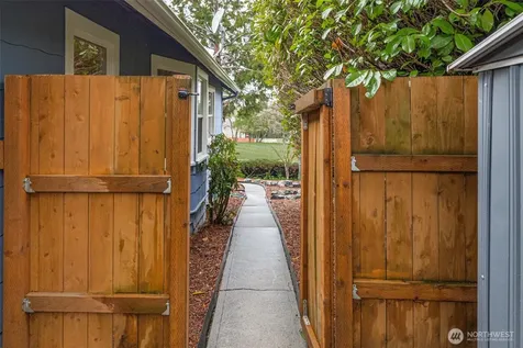 9732 59th Avenue S Seattle WA 98118