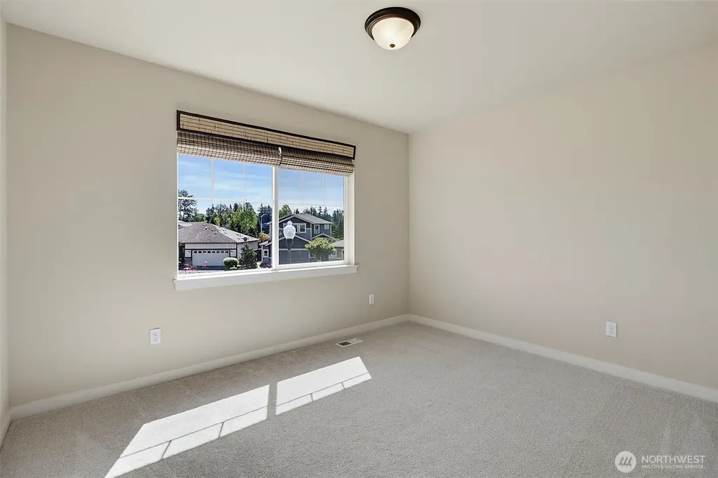 27911 155th Place SE Kent WA 98042